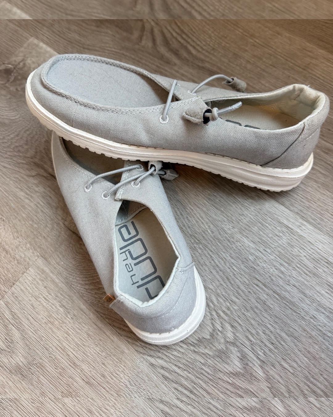Grey hey dudes